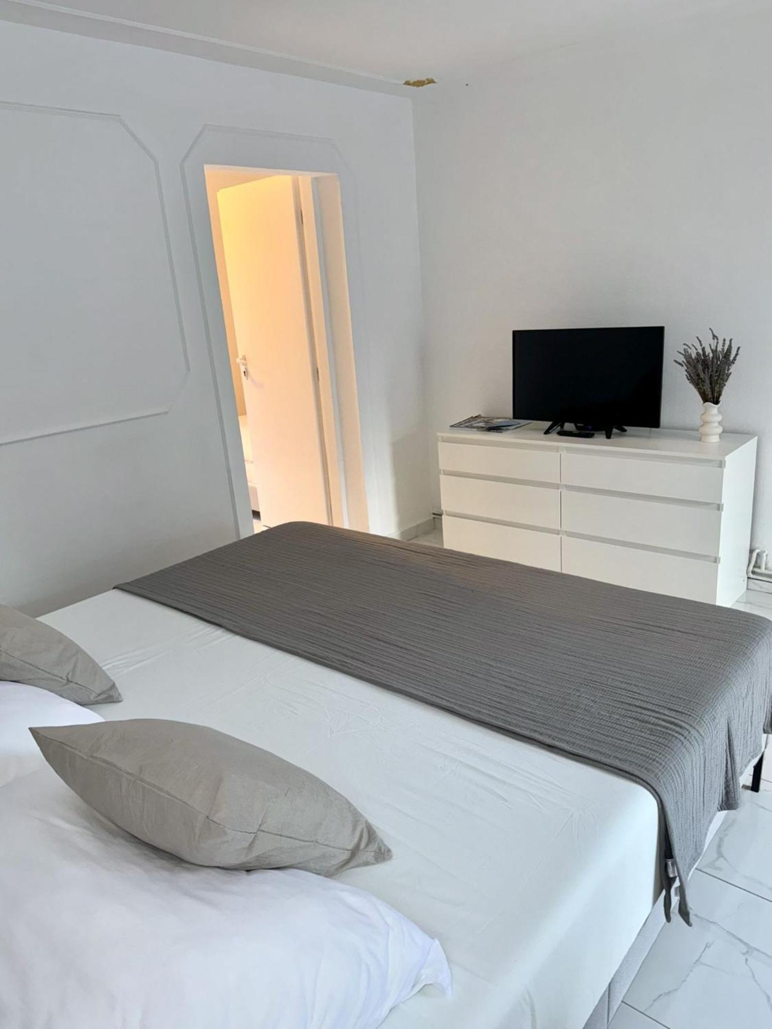 Apts&rooms Makaj - 80m from beach Basina Exteriör bild